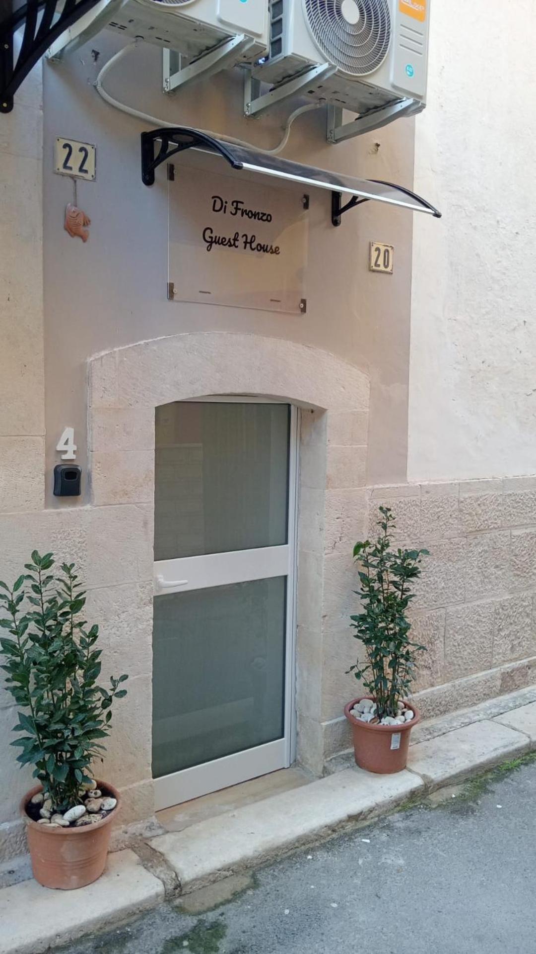 Di Fronzo Guest House A Triggiano Exteriör bild